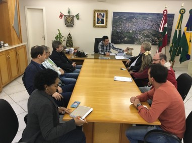 CDL e Administrao Municipal realizam reunio sobre Natal 