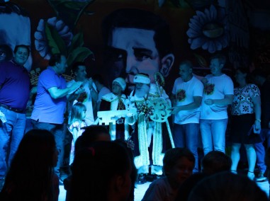 Papai Noel e sua caravana chegam ao Vale dos Sonhos