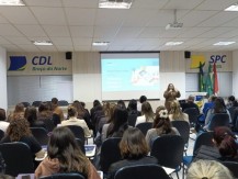 Auditrio da CDL lota para oficina sobre vendas pelas redes sociais 