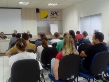 Planto das farmcias  discutido em reunio na CDL